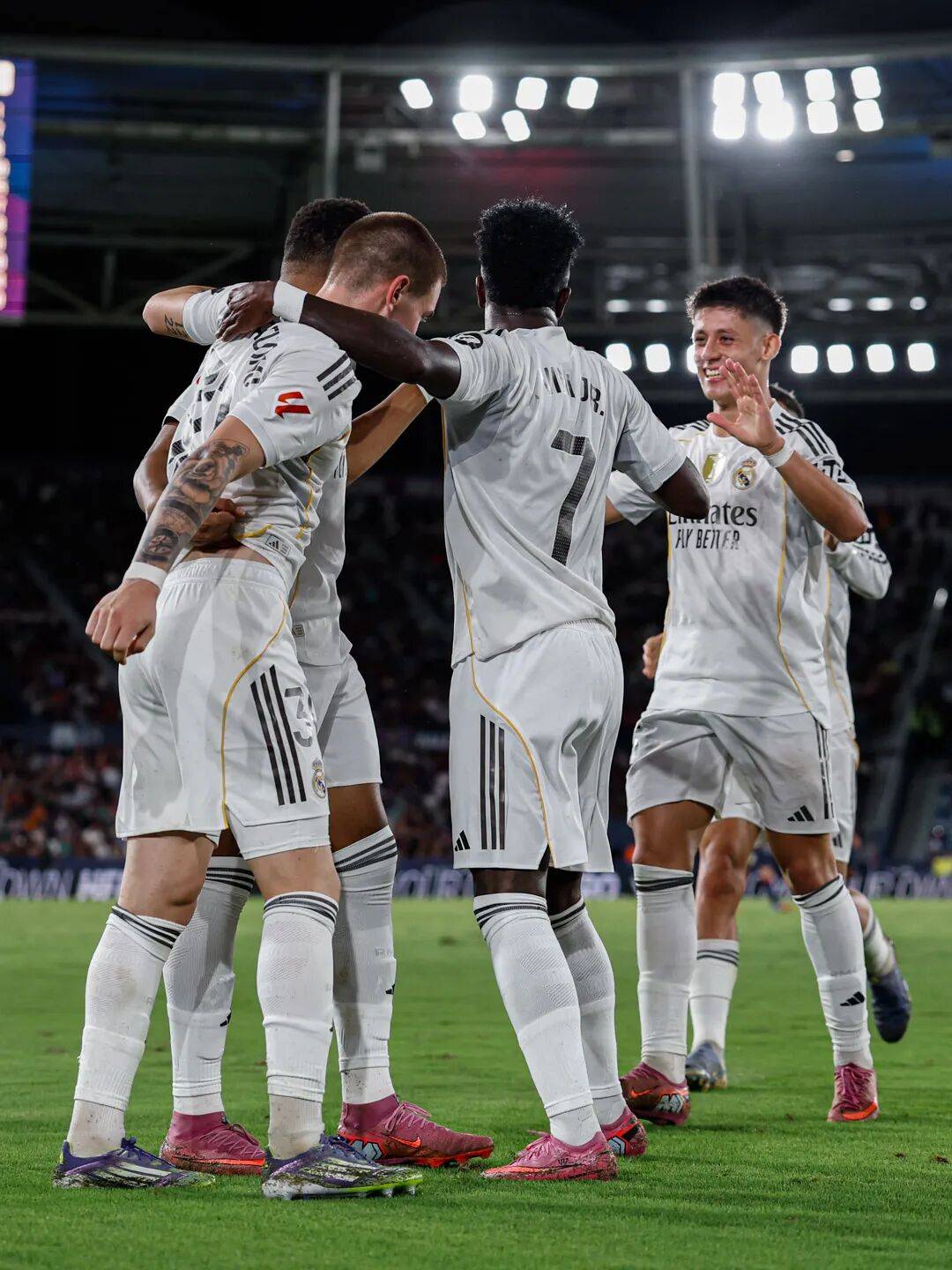 关于姆巴佩巅峰对决，德布劳内与60激战巴塞罗那分钟，赛况扑朔迷离胜负难料！的信息九游体育最新版安装