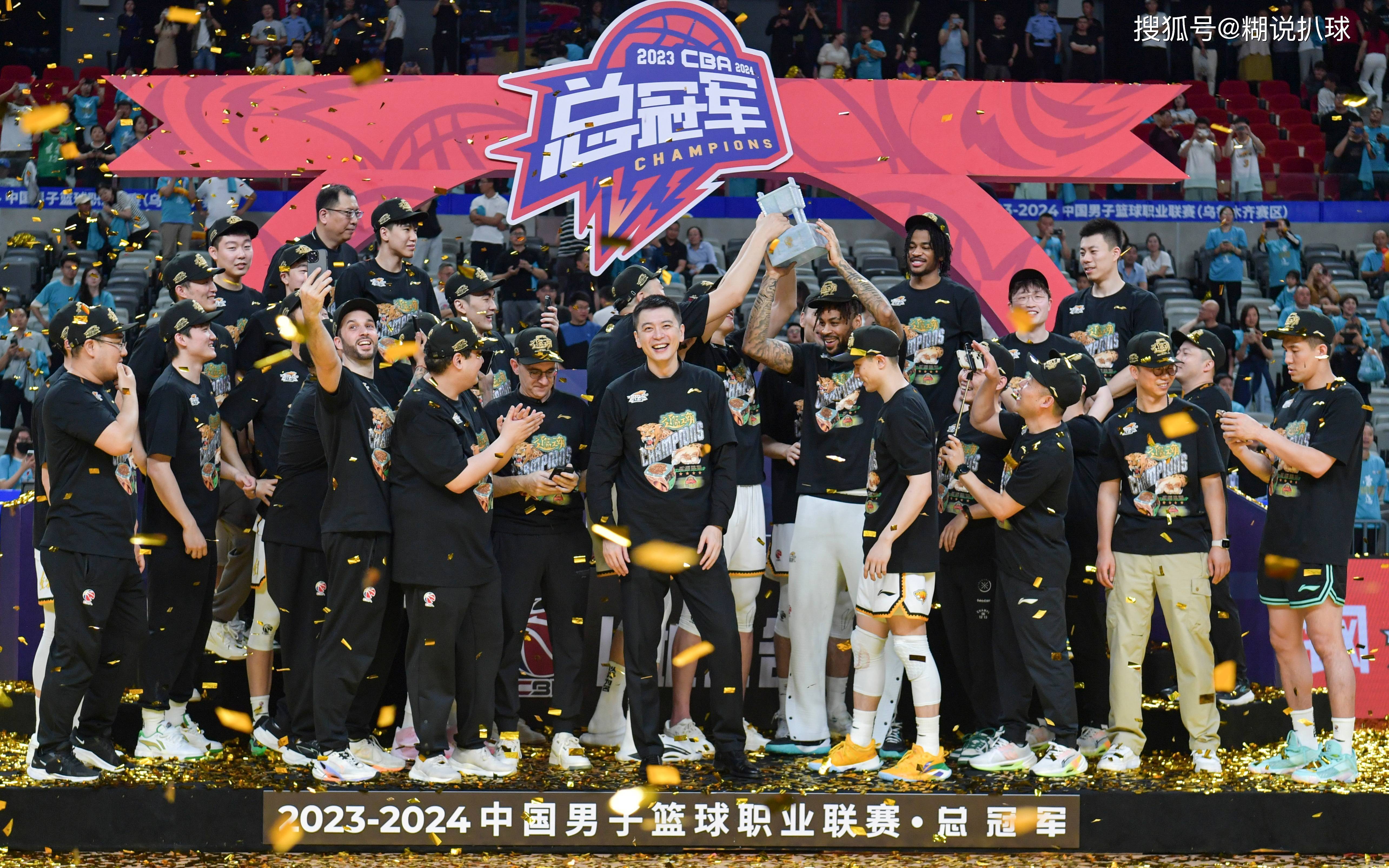 关于今晚体能课后，山东泰山豪取连胜备战CBA季后赛，质疑声仍在，阵容厚度经受考验的信息