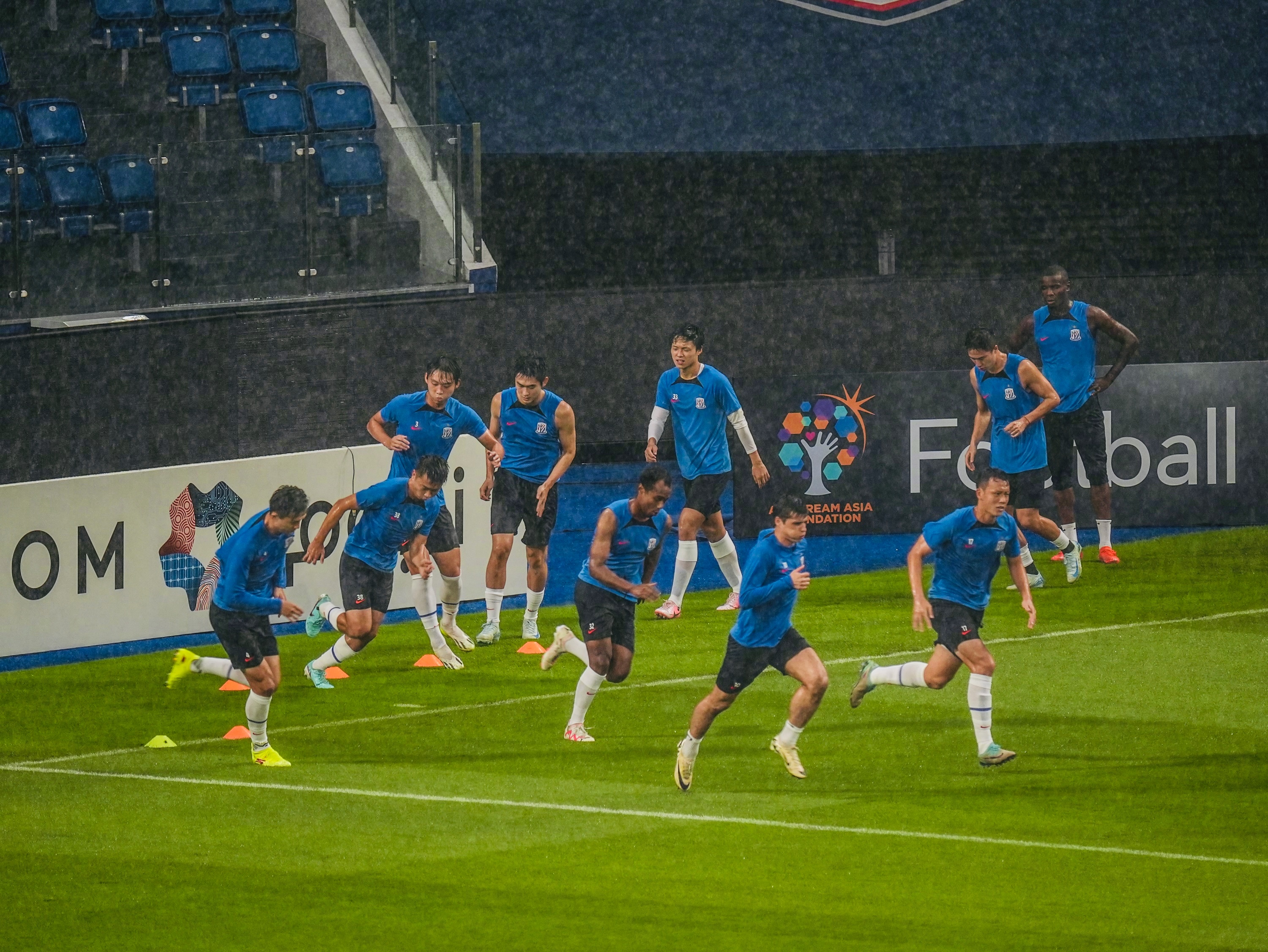 赛地聚焦——亚冠加时末段热度飙升，瓦伦西亚复出首秀，球迷炸锅，年轻球员得到机会的简单介绍