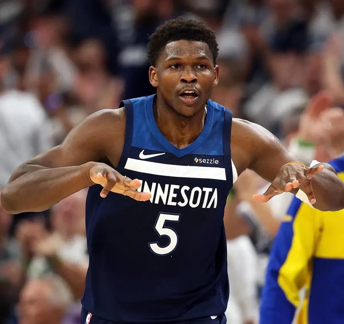 NBA常规赛倒计时，布莱顿今夜再遭质疑，细节引发关注，话题不断，球队文化再被提及的简单介绍